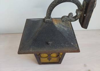 Stara retro lampa ścienna, kinkiet, na ganek, kamienice.