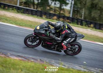 Kawasaki 300 na tor