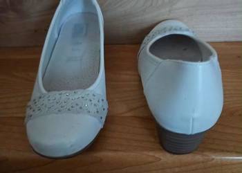 Buty damskie białe