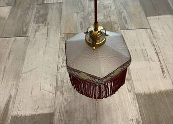 Stara lampa wisząca z kloszem