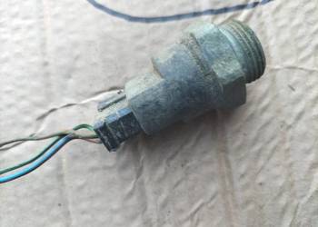 CZUJNIK PŁYNU WODY CHODNICY KOSTKA CZUJNIKA  AUDI 80 B4 B3