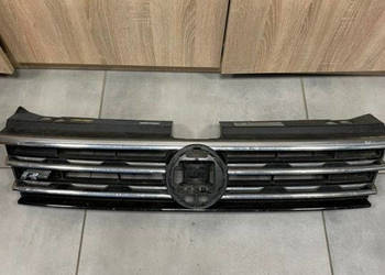 Volkswagen Tiguan 5NA atrapa grill r linę