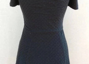 Czarna sukienka we wzór, skrzyżowana na plecach H&M r. L