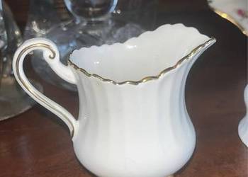 Mlecznik biały ze złotem. Syg. Paragon. Made in England.