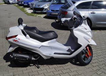 SKUTER PIAGGIO XEVO X10 125cm