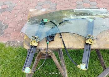 Szyba boczna kierowcy A4 B8, prowadnice szyby