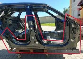 Range Rover VELAR L560 2.0d 2021r cały próg bok słupek prawy a b poszycie