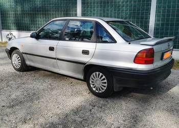 Zadbany opel Astra 1.4 8v benzynka gaz mały przebieg 196tys
