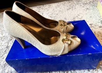 Stylowe buty na obcasie