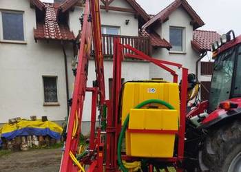 Sprzedam opryskiwacz moskit 15 m belka hydrauliczna
