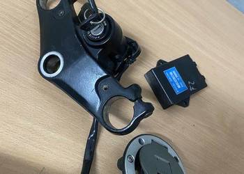 Yamaha FZ 750 Półka Stacyjka Korek Wlewu 2 kluczyki