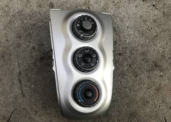 Toyota Yaris II panel nawiewu klimatyzacji
