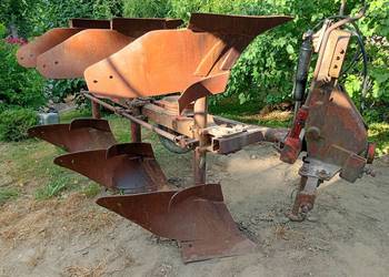 Pług 3 skibowy obrotowy