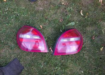 Lampa tylna lewa lub prawa Nissan Almera N16 hatchback bez uszkodzeń