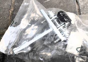 Ogranicznik drzwi Peugeot 308 przód Nowy Ogranicznik drzwi Peugeot 308 przód Nowy