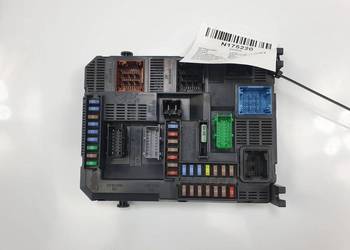 SKRZYNKA BEZPIECZNIKÓW PEUGEOT 308 9807054180