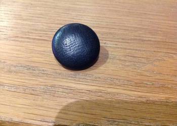 Guzik Czarny Skórzany do Kurtki Płaszcza