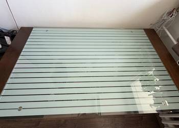 Elegancki stół drewno grube szkło