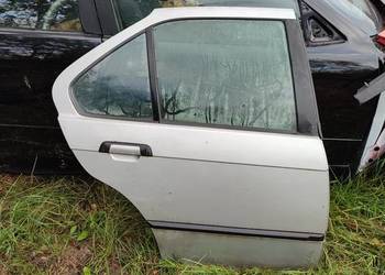 BMW E36 drzwi prawy tył sedan