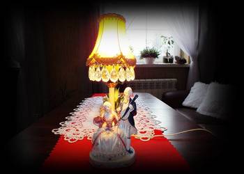 Stara porcelanowa lampka nocna z kryształami barok