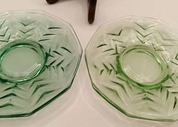 Szkło zielone cztery talerzyki podstawki