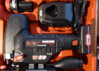 Nieużywana wyrzynarka Parkside Performance PPSTKA 12 A1 z 2 aku i ład