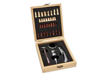 Zestaw z Kompletem Akcesoriów do Wina z Szachami w Drewnianym Pudełku