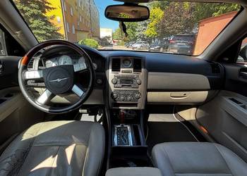 Chrysler 300c 3,5b + gaz rok 2005