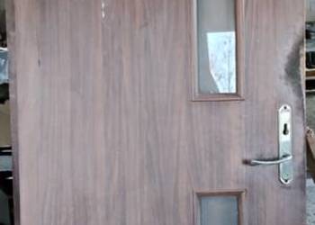 DRZWI DO POKOJU I KUCHNI