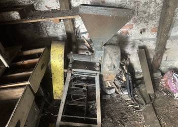 Młynek do mielenia zbóż śrutownik bez silnika