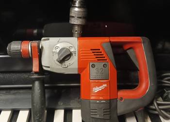 Młotowiertarka z wymienną głowicą Milwaukee 230v