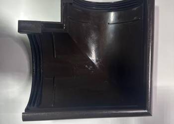 Złączka narożnik rynny "Scala Plastics "125 mm brązowy uniwersalny