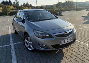 Opel Astra J Cosmo  2.0 CDTI (165 KM)