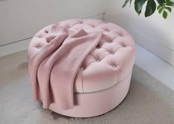 Okrągła ROŻOWA pikowana pufa tapicerowana welurowa do toaletki SALONU