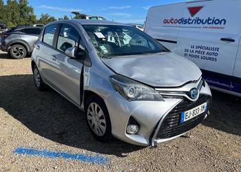 TOYOTA Yaris 1.5 100H e-CVT Business  EJ833