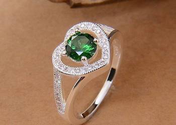 Nowy pierscionek srebrny kolor zielona cyrkonia serce serdus