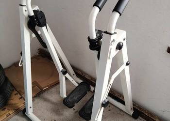 Siłownia fitness orbitrek stepper.