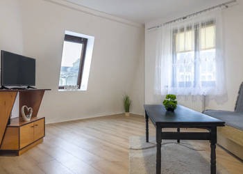 Sprzedam mieszkanie 2 pokoje 42,3m2 , piwnica 5m2