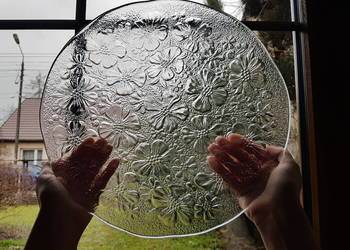 Duży talerz / patera Anemony (ok. 34 cm) Ząbkowice szkło PRL