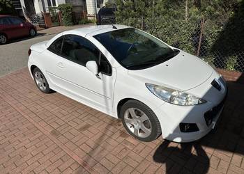 Ładny Peugeot cabrio