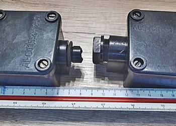Puszka  hermetyczna bakelitowa prostokątna 6 cm x 6 cm z PRL