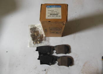 KLOCKI HAMULCOWE TYŁ 05142561AB  CHRYSLER 300C LANCIA THEMA