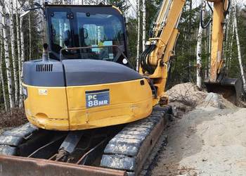 Komatsu PC88MR dodatkowo łyżki i pług