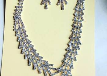 Komplet biżuterii z cyrkoniami