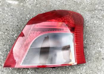 Lampy tył Toyota Yaris II