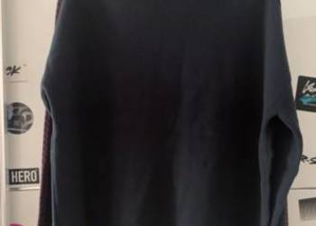 Sweter granatowy