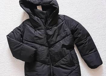 Nowa czarna puchowa kurtka z kapturem