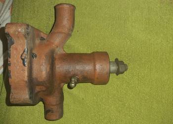 Nowa, orginalna pompa wody do Ursus.