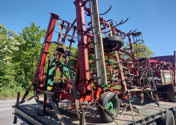 Agregat przedsiewny kverneland  szerokość 5.4 m rozkładany z wałkami z tyłu