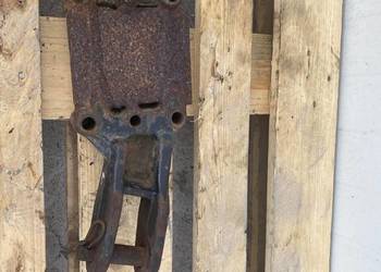 LEWA PODSTAWA, MOCOWANIE V34157900 VALTRA  - T161C, T171C, T121H, T131H